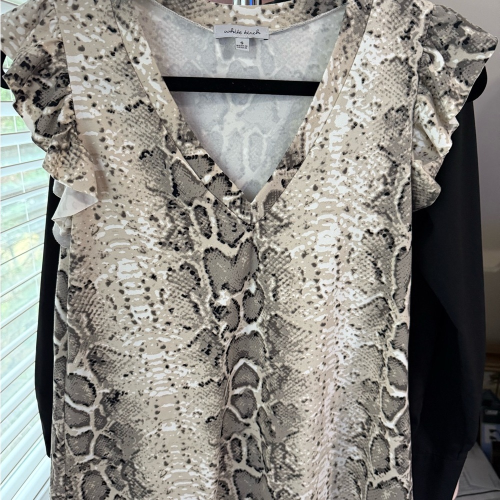 Chic Snake Print V-Neck Top